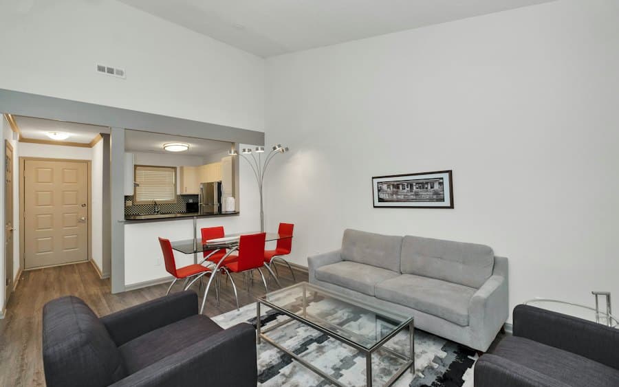 2 BHK apartment, Indiranagar, photo 2
